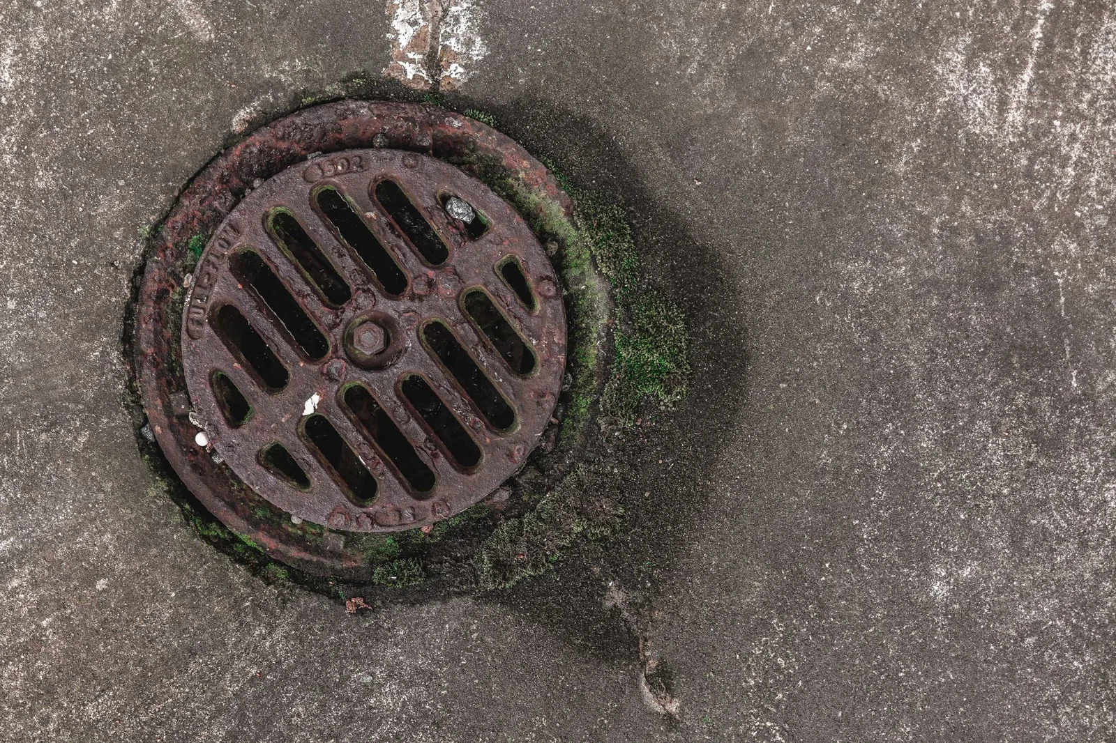 French drain installation cost varies by depth, soil, and access