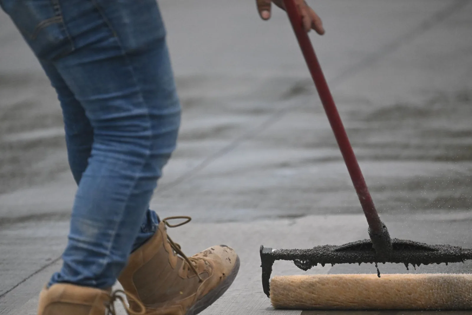 how to apply exterior wood sealer