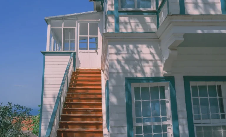 Air Sealing Old House: Cut Drafts, Moisture, and Energy Bills